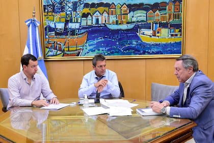 El subsecretario de Energía, Santiago Yanotti, junto al ministro de Economía, Sergio Massa