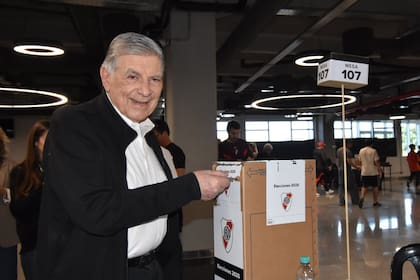 Santilli, activo en la vida política del club, no se olvida de la presidencia de Passarella: “Se comportó muy mal con River, a un paso de lo inmoral”, dispara