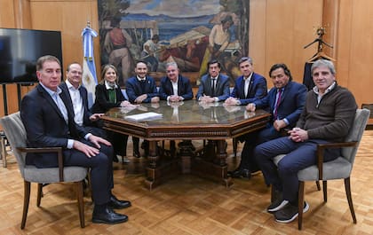 Santilli, Caputo y los gobernadores del Norte