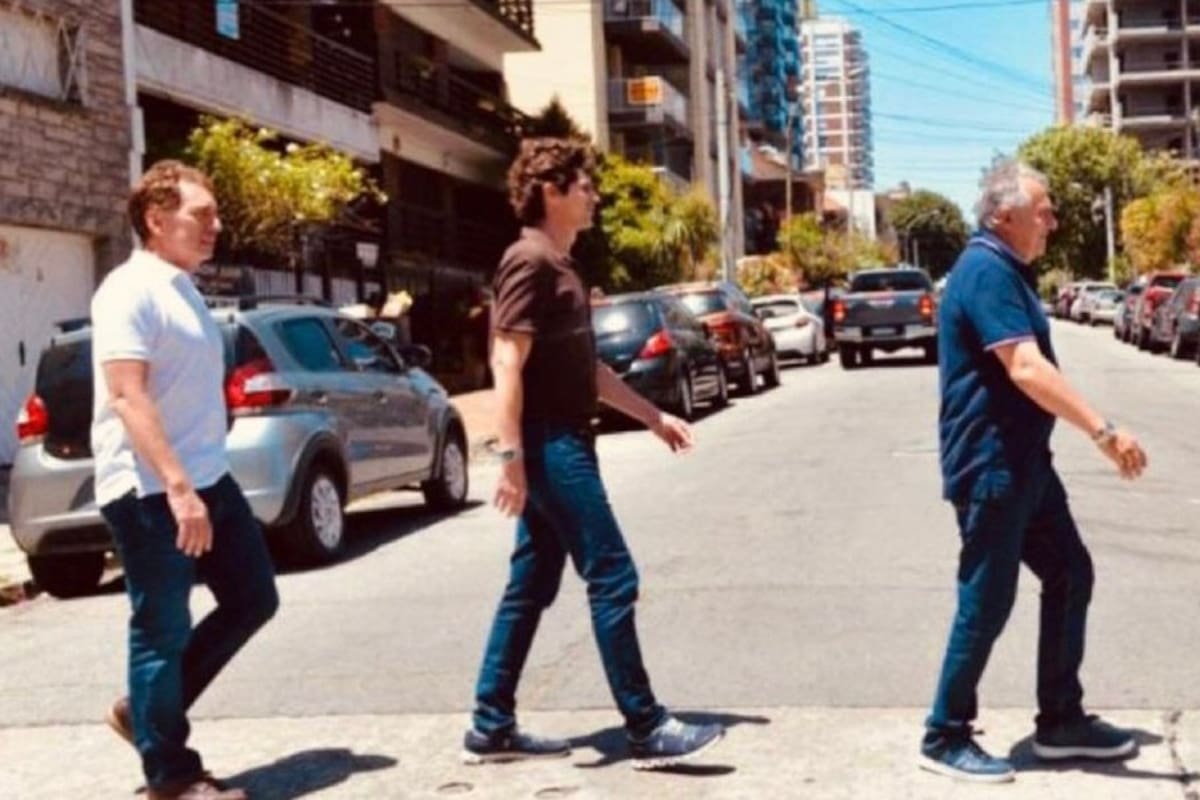 Santilli, Lousteau, Morales y Larreta, como The Beatles