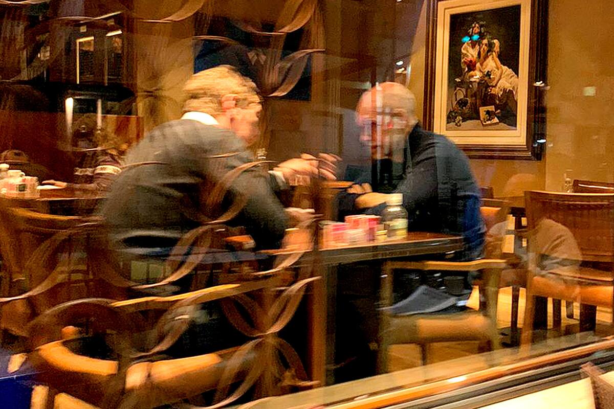 Santilli y Larreta, esta tarde, en el café de Coronel Díaz y Libertador