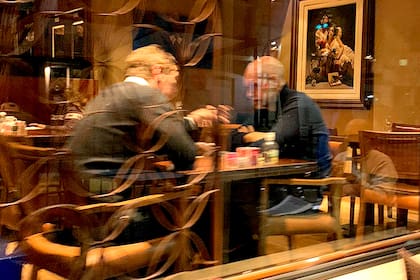 Santilli y Larreta, esta tarde, en el café de Coronel Díaz y Libertador