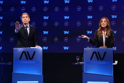 Santilli y Tolosa Paz, en el debate previo a las elecciones