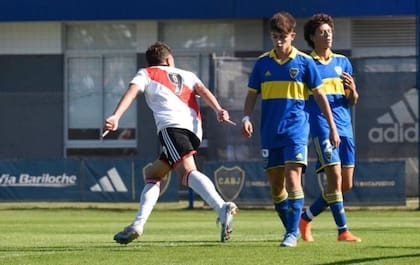 Santino Gallardo, hijo de Marcelo, y un gol a Boca en el predio de Ezeiza