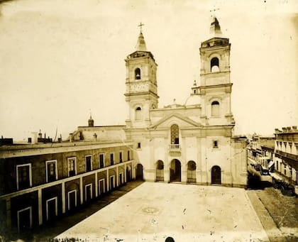 Santo Domingo antes de que se construyera el mausoleo de Belgrano (Foto: buenosaireshistoria.org)