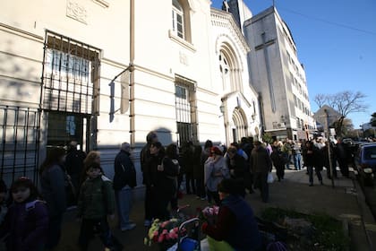 Santuario de la Virgen Desatanudos en la Parroquia San José del Talar, en el barrio de Agronomía.