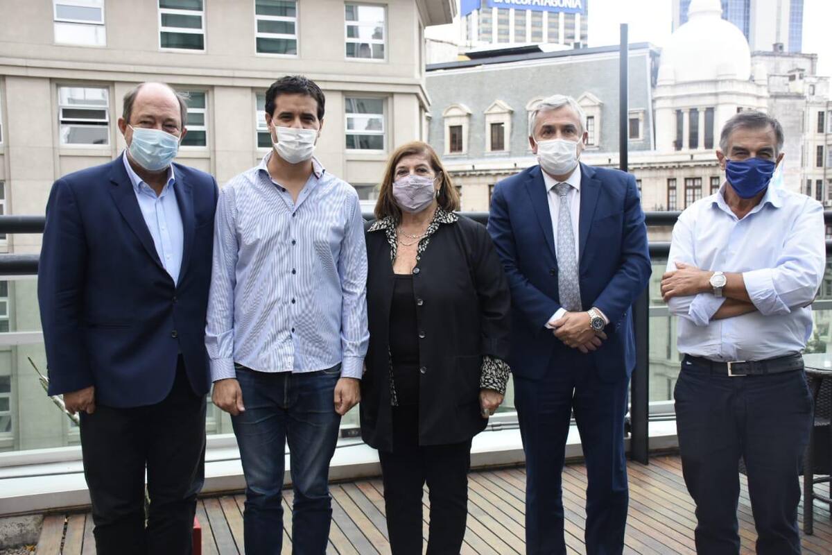 Sanz, Storani, Morales y Bazze se reunieron el miércoles por la tarde para respaldar a Abad