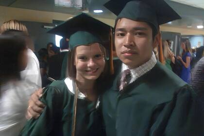 Sara Baruth junto al padre de su hija mayor