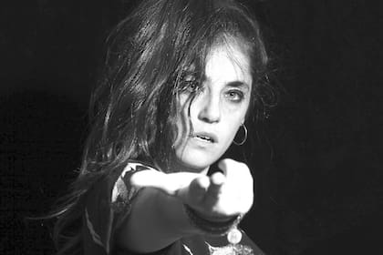 Sara Hebe, tan explosiva en vivo como las letras de sus canciones