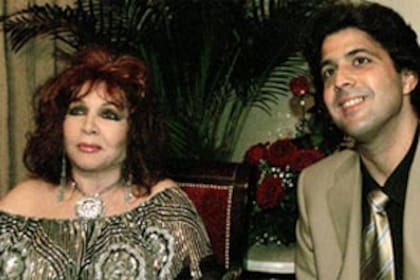 Sara Montiel junto a su última pareja, el joven Antonio Hernández