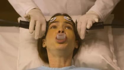 Sara no quería ser igual a su padre, por lo que se sometió a un experimento médico en manos del doctor Alanis