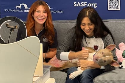 Sarah Barros, una joven de 16 años apasionada por la robótica, ayudó al animal a tener más posibilidades de ser adopado (Foto: Facebook/Southampton Animal Shelter Foundation)