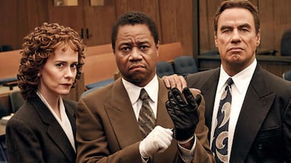 Sarah Paulson, Cuba Gooding Jr. y John Travolta en American Crime Story