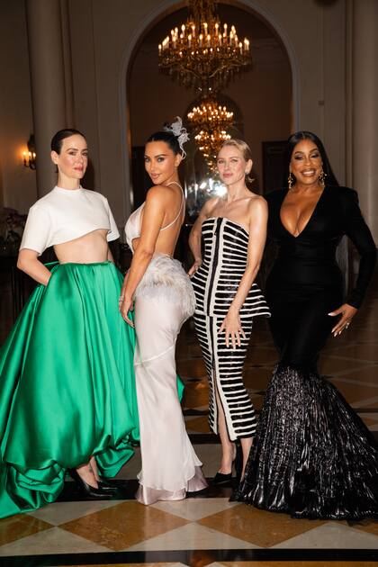 Sarah Paulson, Kim Kardashian, Naomi Watts y Nacey Nash, durante el evento de presentación de Todo vale en Río de Janeiro