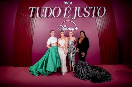 Sarah Paulson, Kim Kardashian, Naomi Watts y Niecy Nash en la presentación de Todo vale en Brasil