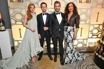 Sarah Rafferty, Patrick J. Adams, Gabriel Macht y Gina Torres celebraron el nuevo éxito de Suits después de su llegada a Netflix.