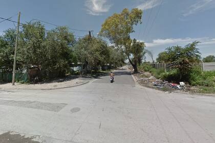 Sargento Gómez y Aviador Valenti, en Villa Martínez, donde fue encontrado el cadáver carbonizado de una mujer