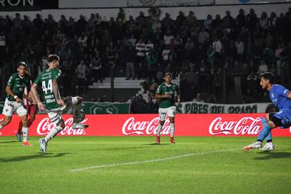 Sarmiento de Junín mejoró mucho en las últimas jornadas y se dio la oportunidad de creer en los octavos de final