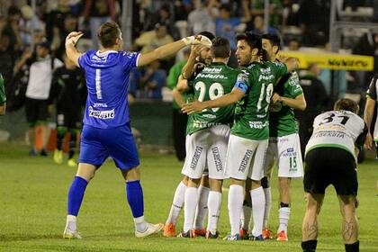 Sarmiento festejó en San Juan