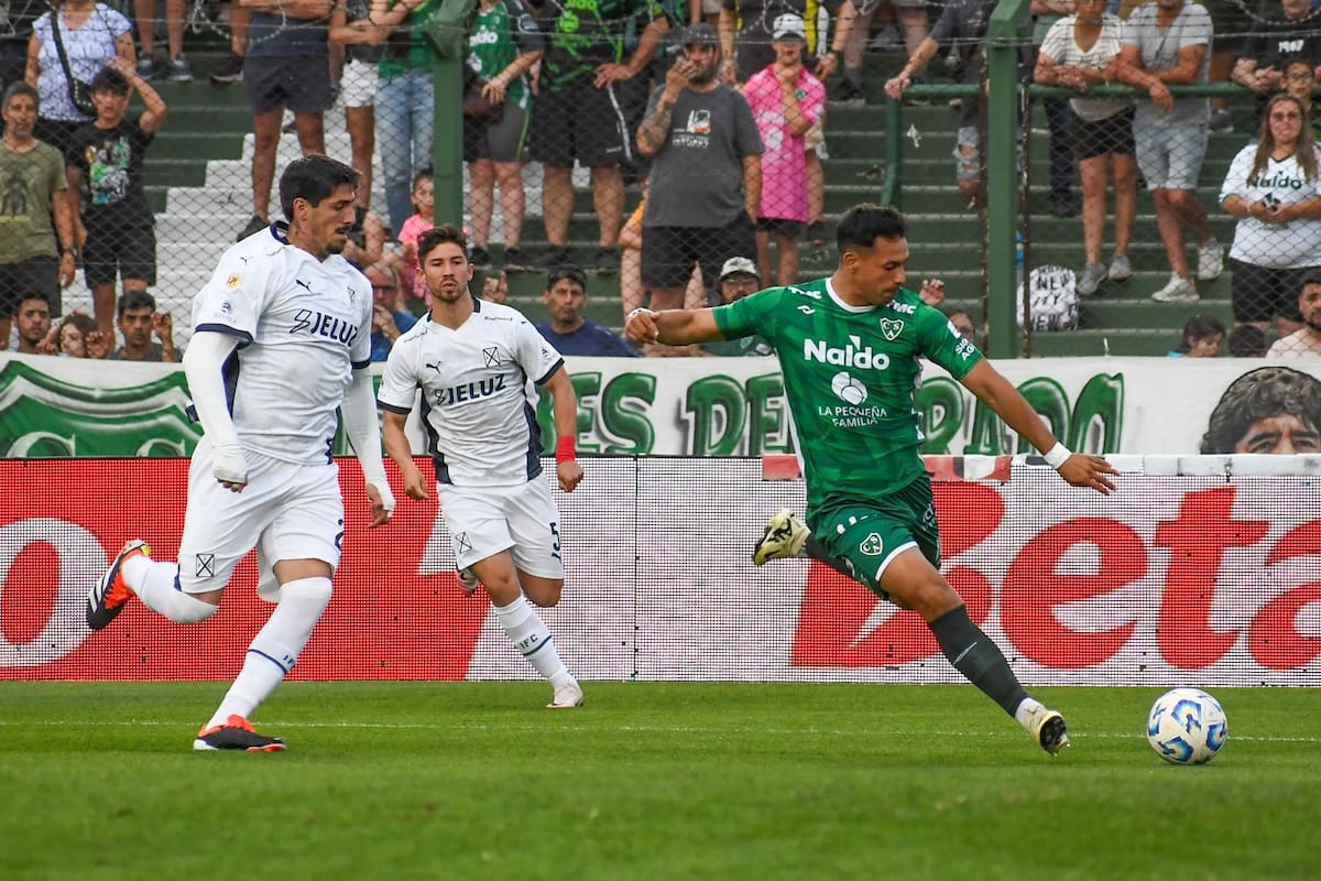 Sarmiento figuraba en zona de descenso