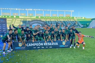Reserva. Con un gol olímpico, Sarmiento es el campeón tras vencer a River y Boca