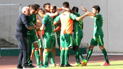 Sarmiento sigue en levantada de la mano de Burruchaga