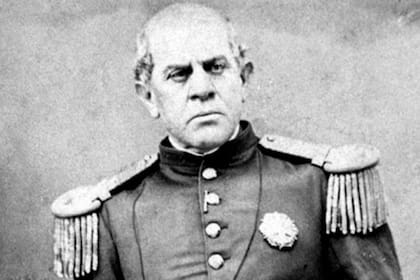 Sarmiento vestido de uniforme