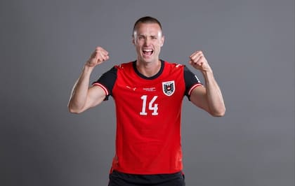 Saša Kalajdžić, autor del 3 a 3 ante Argelia en el minuto 95.