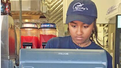 Sasha Obama, durante su trabajo de verano