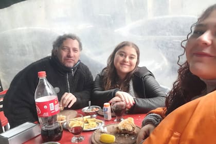 Sasha recibió cientos de respuestas sobre gente que le manda mensajes a sus seres queridos fallecidos (Foto gentiliza Sasha Saba)