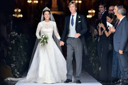 Sassa tuvo el honor de lucir la tiara floral de la Casa Real de Hannover, que fue propiedad de la princesa Victoria Luisa de Prusia, bisabuela de su flamante marido. FOTO: Hola / David Nivière