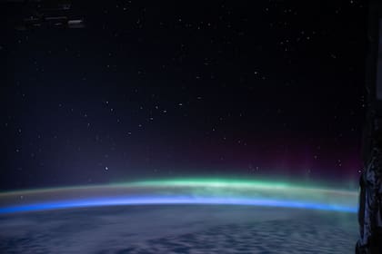 Satélites Starlink vistos desde la Estación Espacial Internacional, en 2020