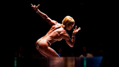 Satoko Yamanouchi posa durante el campeonato de culturismo de Japón, en Tokio