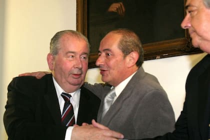 Savino dijo que sólo refendaba las decisiones de Grondona