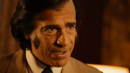 Sbaraglia caracterizado como el expresidente Carlos Menem