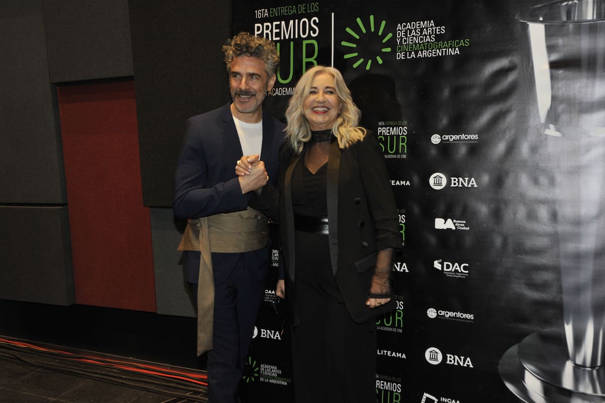 Sbaraglia y Morán, quien le entregó su distinción a Borges