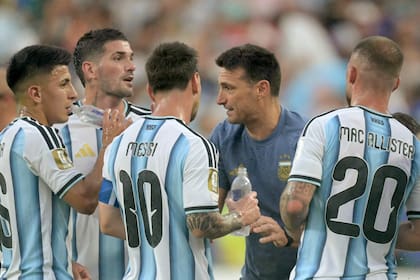El pedido especial que le hizo Scaloni a De Paul en la pausa de ...