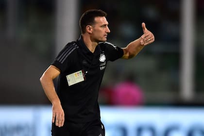 Scaloni dijo que solo Messi tiene un lugar seguro, pero el plantel para el Mundial está bastante definido