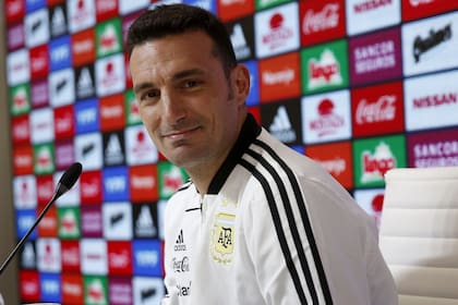 Scaloni dio su primer conferencia de prensa como DT de la selección