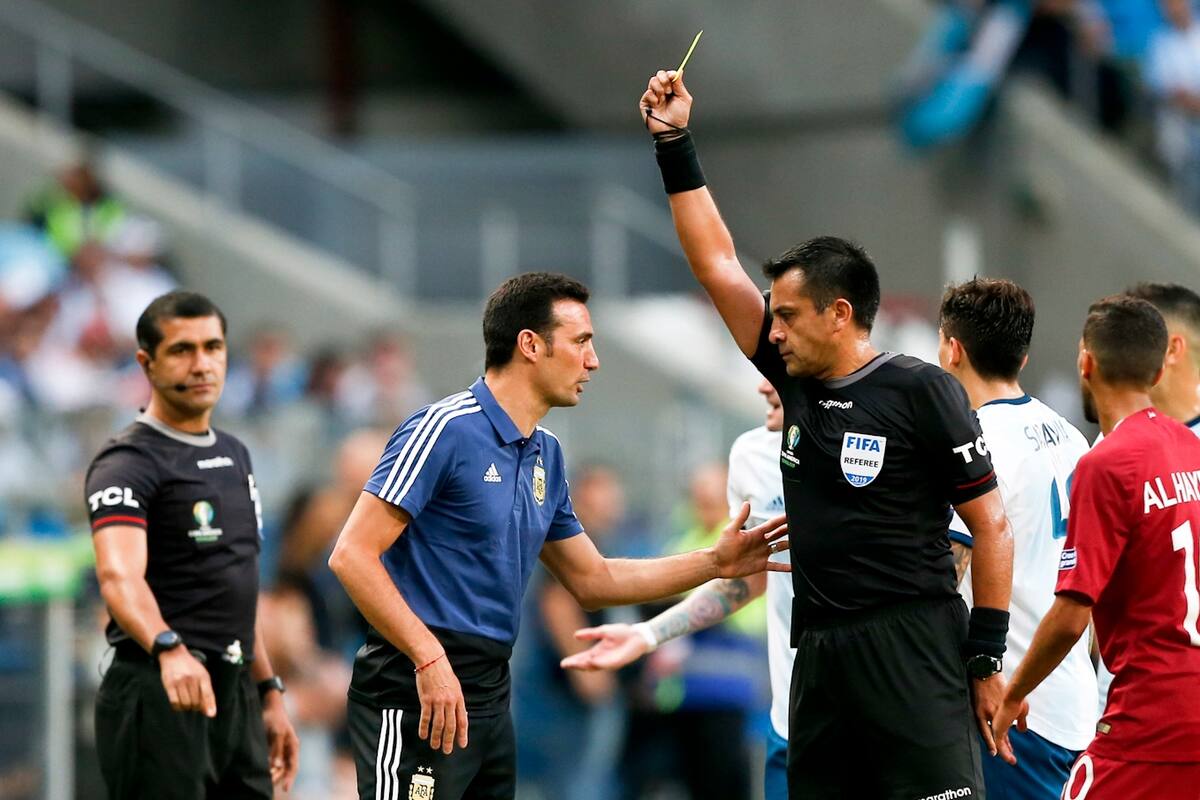 Scaloni se lleva una marca inédita para un entrenador argentino: es el primer técnico de la selección amonestado