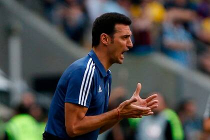 Scaloni se lleva una marca inédita para un entrenador argentino: es el primer técnico de la selección amonestado