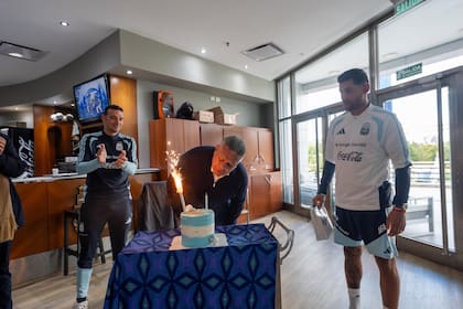 Scaloni y Romero participaron del festejo por el cumpleaños de Tapia en Ezeiza