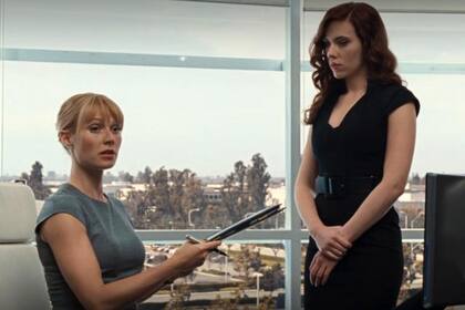 Scarlett Johansson y Gwyneth Paltrow en Iron Man 2