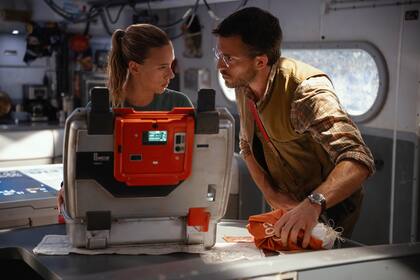 Scarlett Johansson y Jonathan Bailey llegan por primera vez al mundo jurásico creado por Spielberg