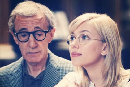Scarlett y Woody juntos en la película "Scoop"