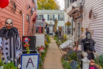 Ni playas ni cruceros: el turismo “dark” apuesta a lo sombrío y lo macabro en Salem, Massachusetts