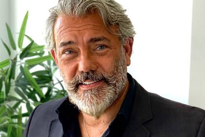 Schamy emigró a Estados Unidos hace 34 años y arrancó con un negocio de electrónica.