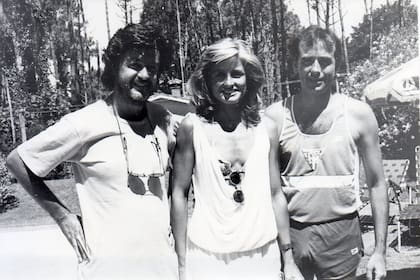 Schapire, Cecilia Zuberbuhler y Joan Manuel Serrat