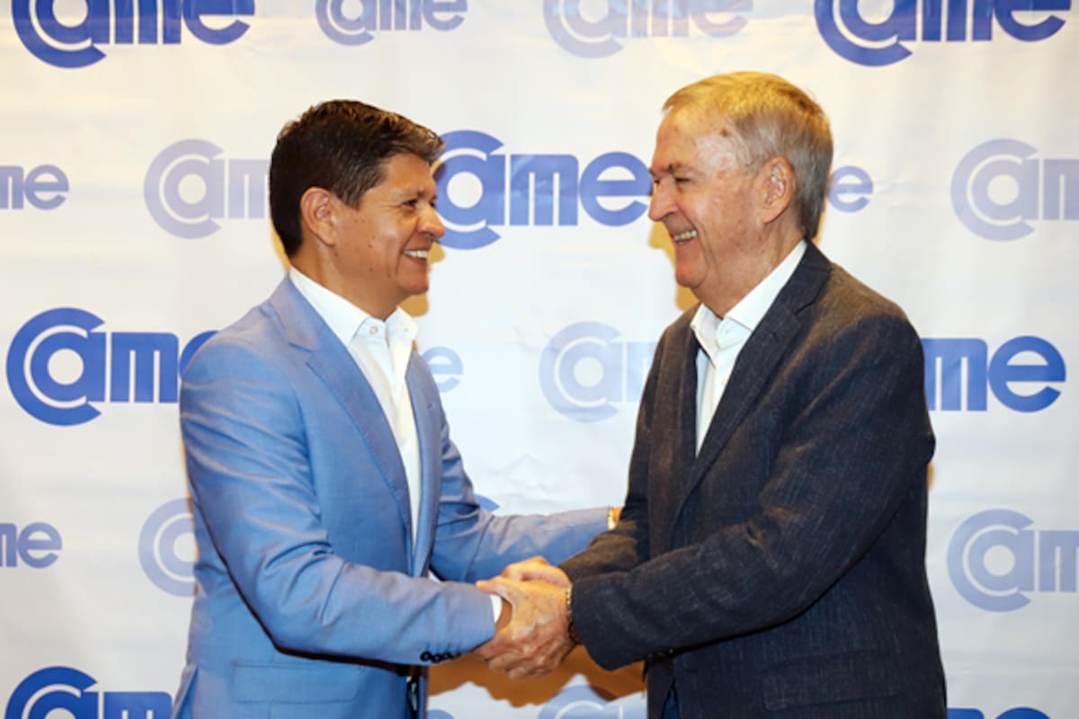 Schiaretti, con Alfredo González, titular de CAME