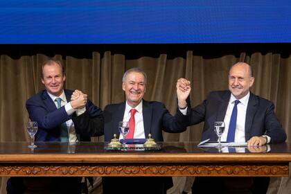 Schiaretti, con Bordet y Perotti, a los que imagina como socios políticos de su armado